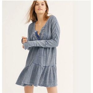 Free People FP One Jolene Long Sleeve Dress
Wash Denim Blue Size L
